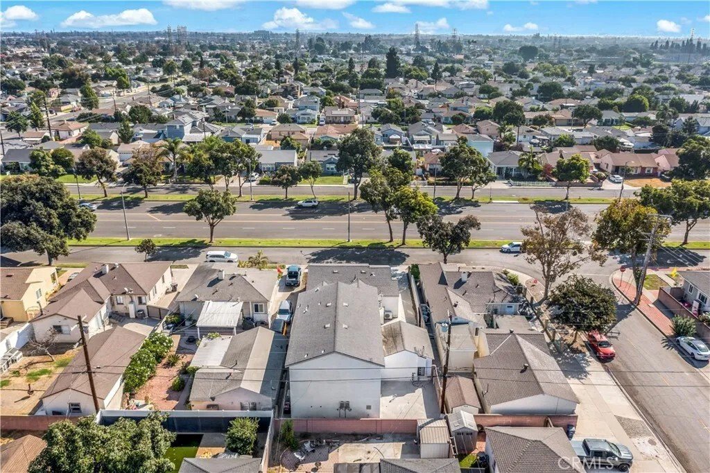 Lakewood, California, United States 5 - 17839179