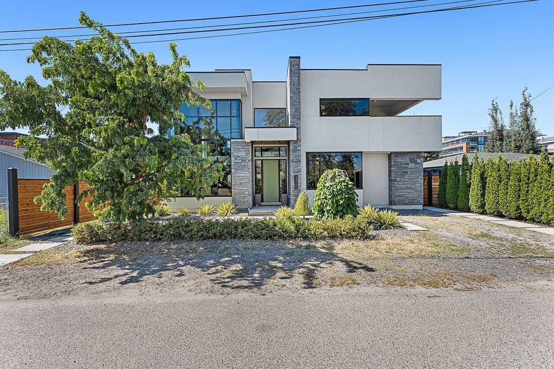 House in Kelowna, British Columbia, Canada 3 - 17839612