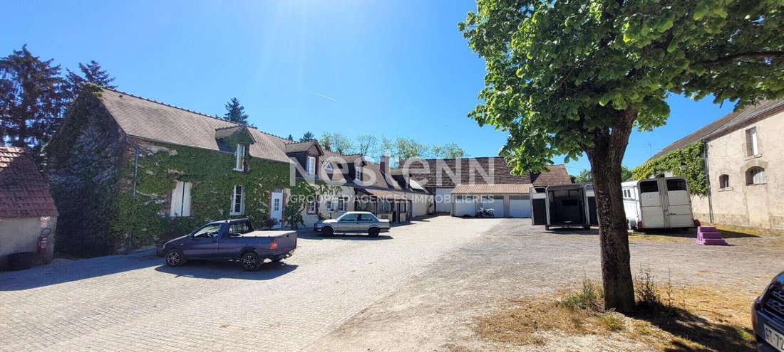 Sandillon, Centre-Val de Loire, France 3 - 17840035