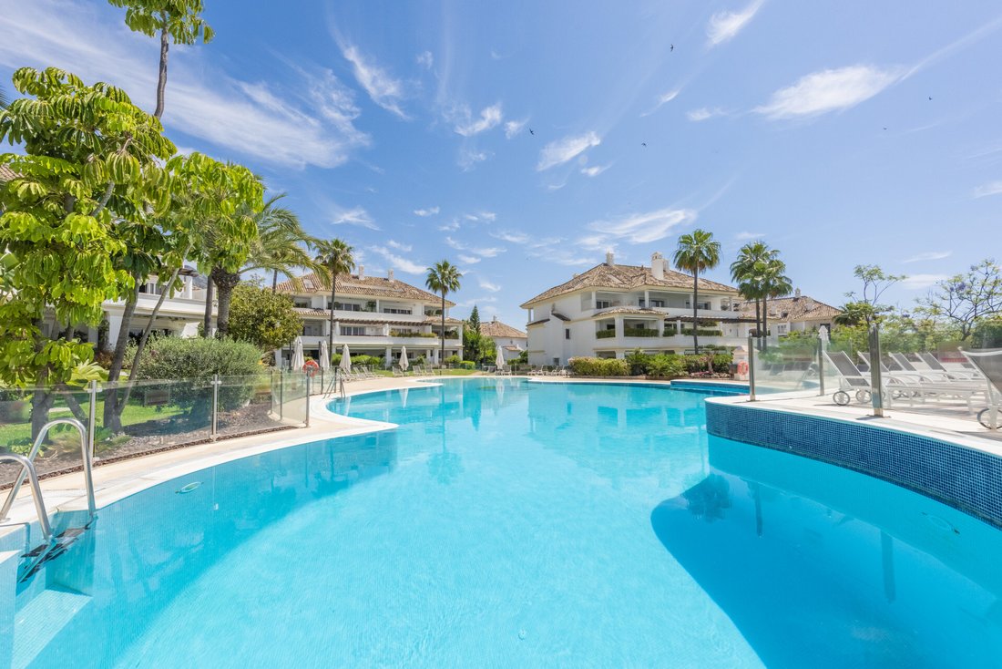 Penthouse in Marbella, Andalusia, Spain 4 - 17838983