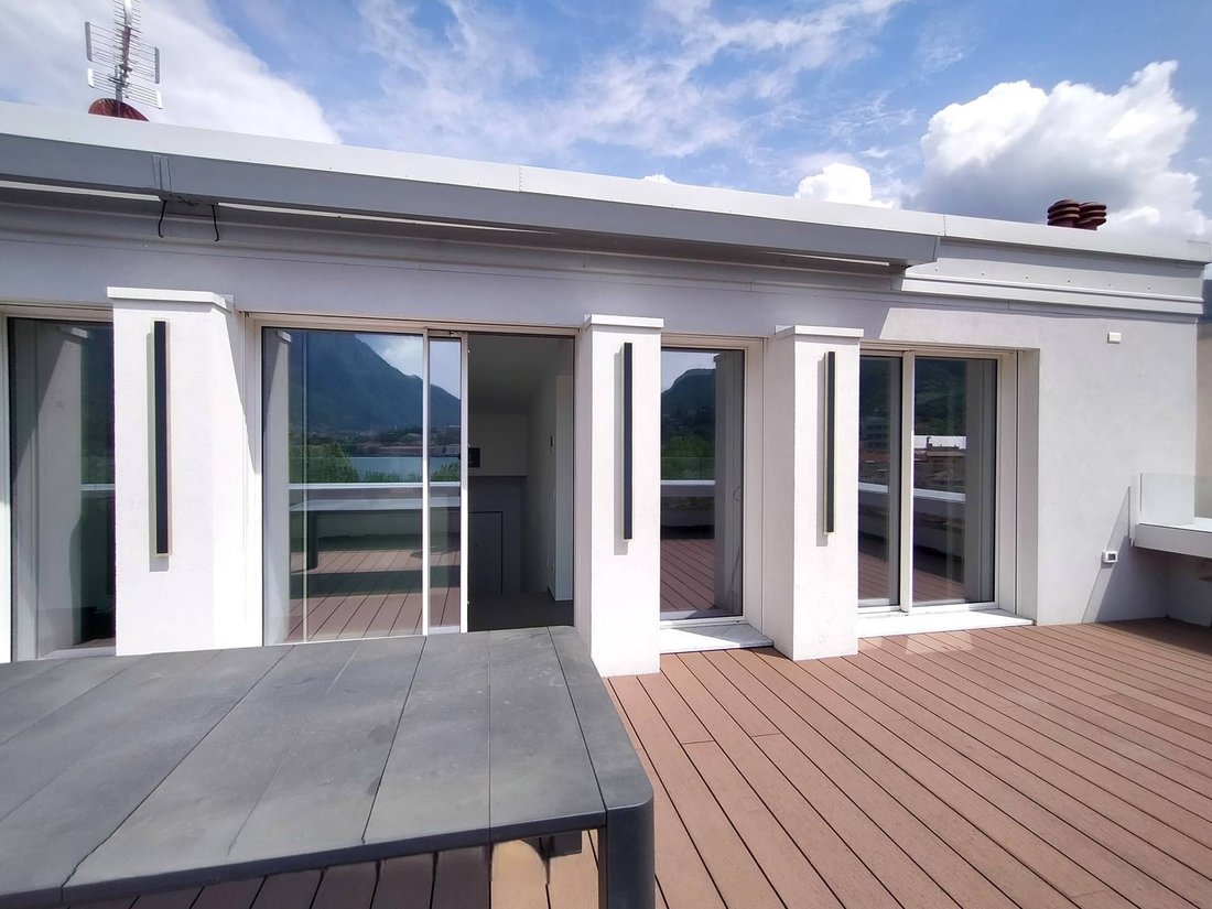Apartment in Lungo Lago-Centro, Lecco, Lombardy 5 - 17840737