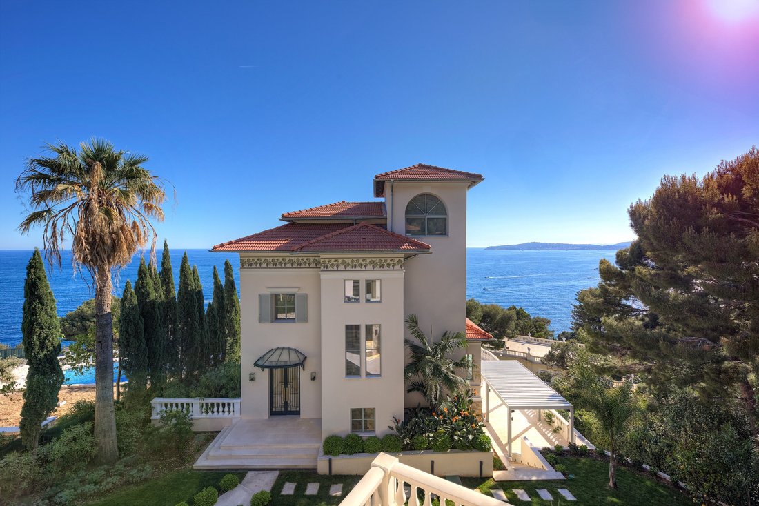 House in Cap-d'Ail, Provence-Alpes-Côte d'Azur, France 1 - 17839652