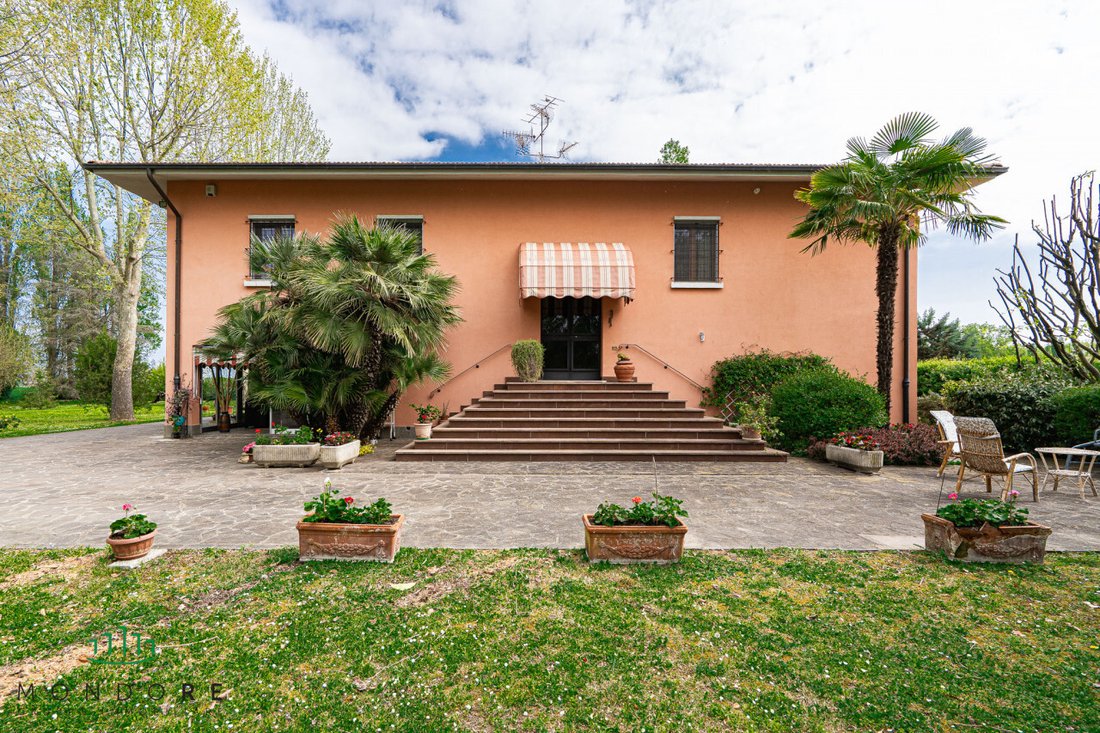 Villa in Castenaso, Emilia-Romagna, Italy 2 - 17840395