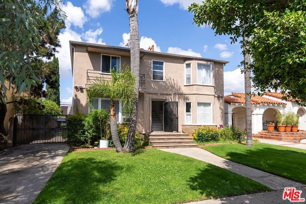 Los Angeles, California, United States 2 - 17838586