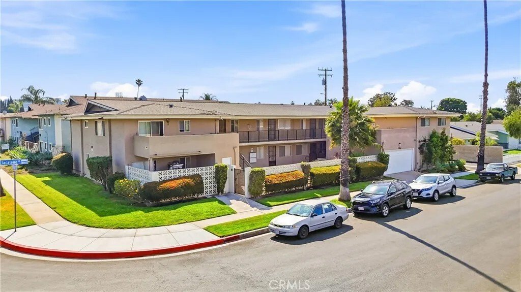 Orange, California, United States 1 - 17839184