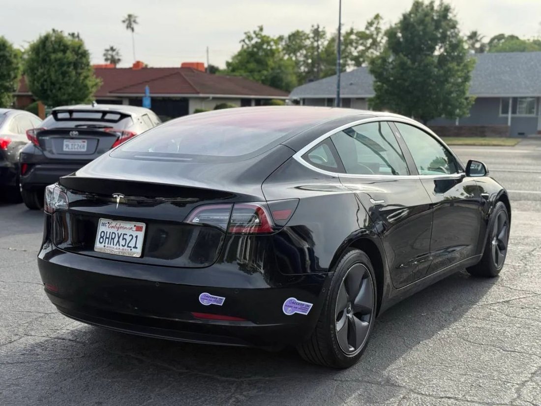 Sedan in Sacramento, CA, United States 5 - 17840494
