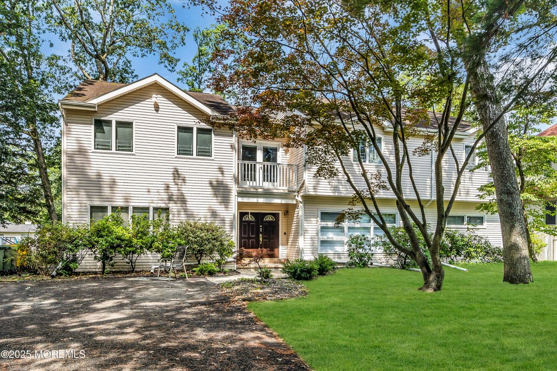 House in Lakewood Township, New Jersey, United States 3 - 17838427