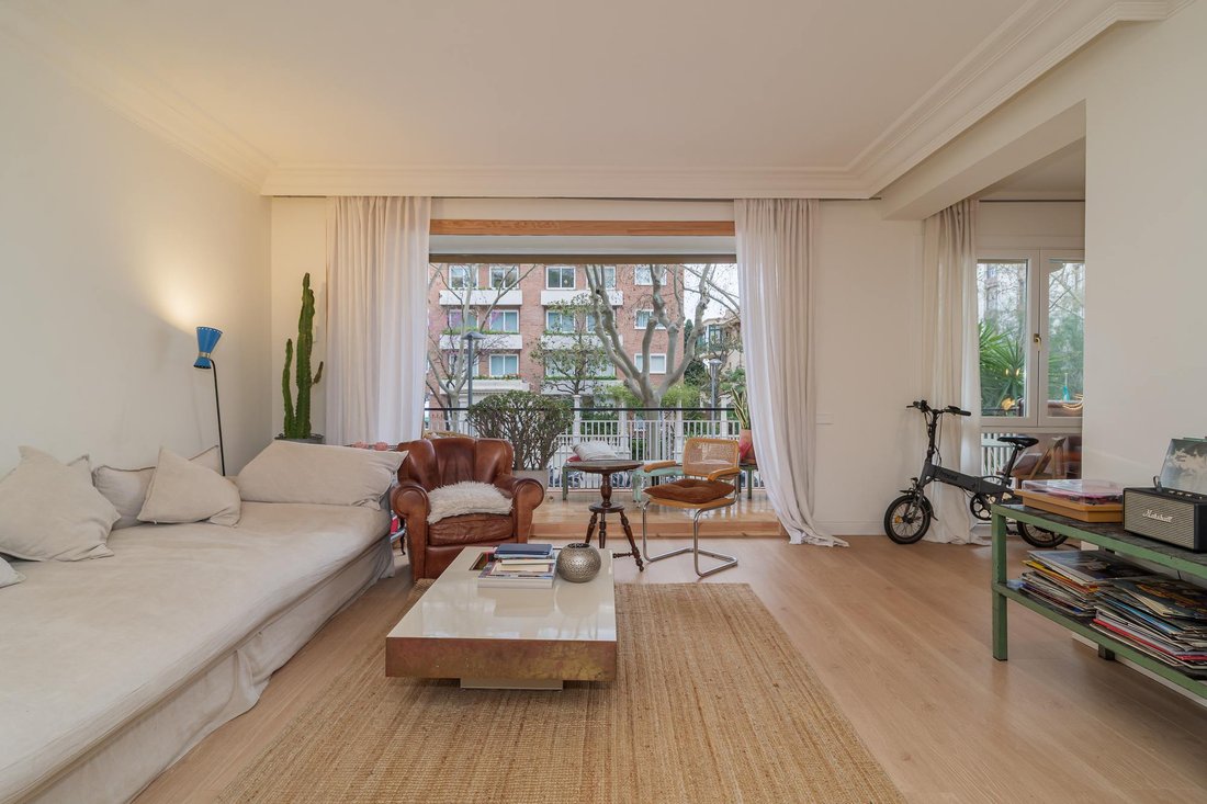 Apartment in Sarrià-Sant Gervasi, Barcelona, Spain 2 - 17839099