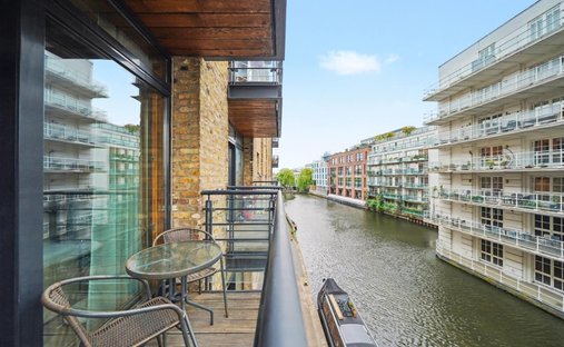 Apartment in Primrose Hill, Camden, England 1