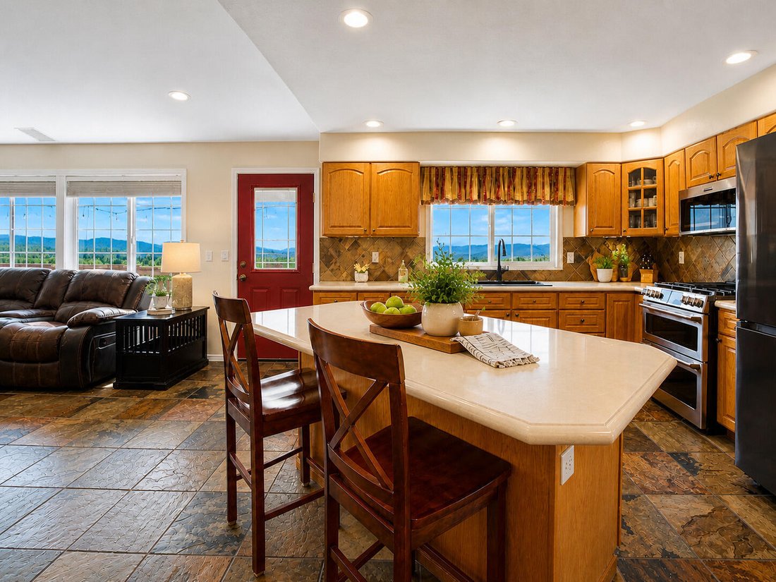 House in Klamath Falls, Oregon, United States 4 - 17833764