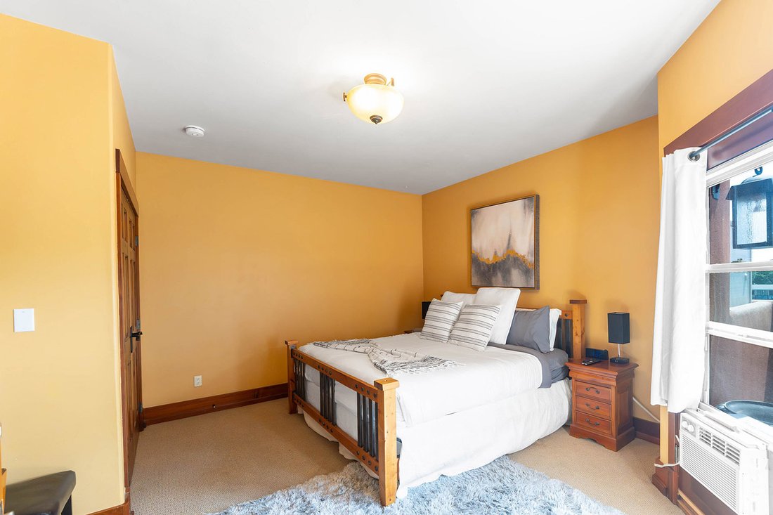 House in Penticton, British Columbia, Canada 5 - 17840818