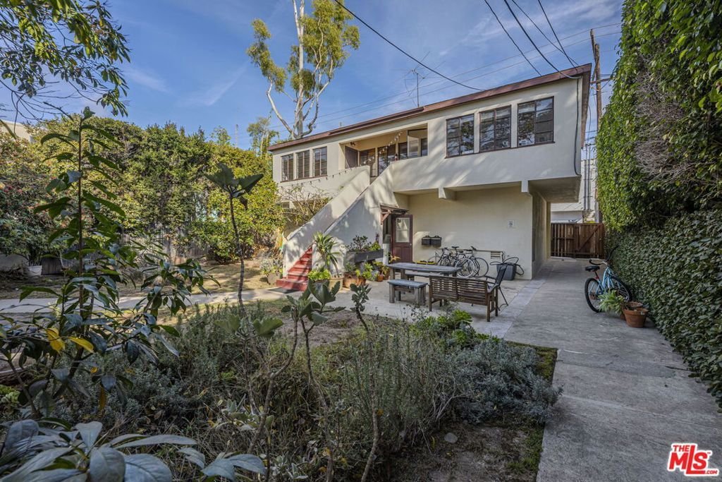 Santa Monica, California, United States 4 - 17838618