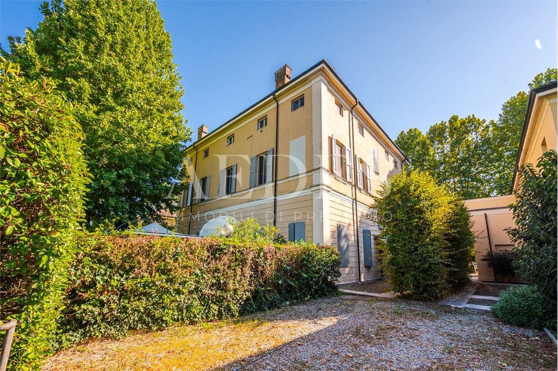 Apartment in Historic Center, Modena, Emilia-Romagna 4 - 17839207