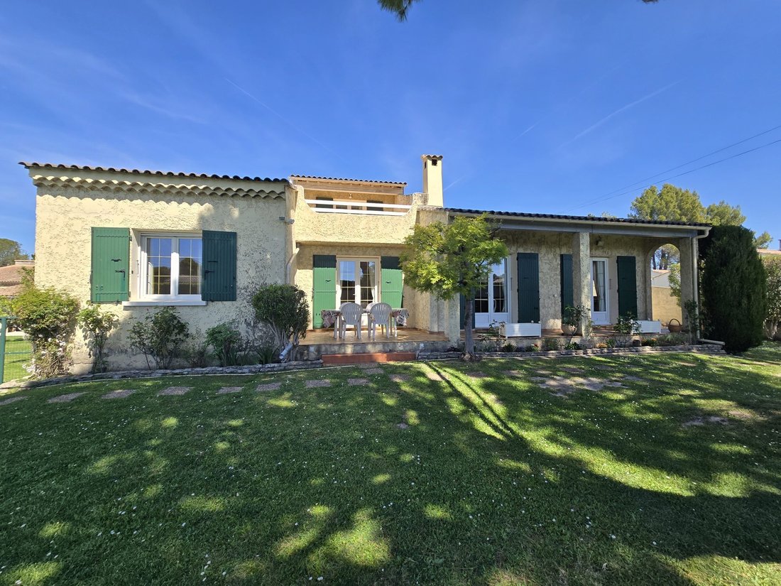 Villa in Ouest, Entraigues-sur-la-Sorgue, France 1 - 17840957
