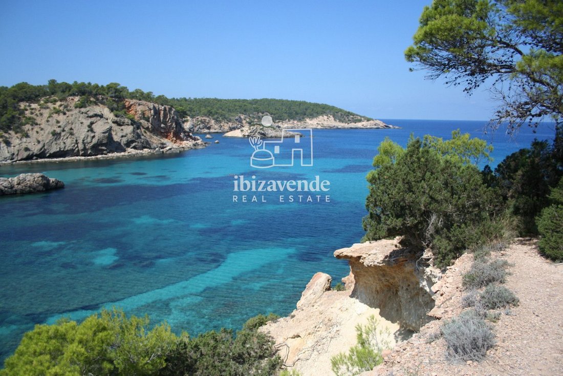Villa in Portinatx, Sant Joan de Labritja, Balearic Islands 2 - 15585089