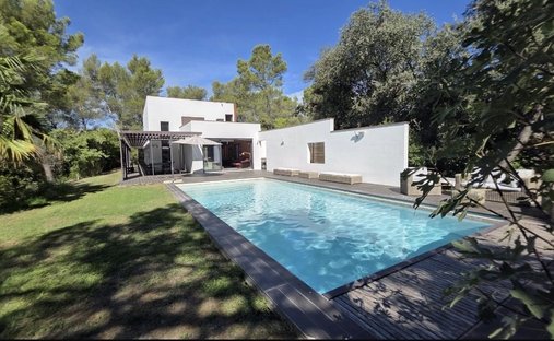 Villa in La Gazelle, Nimes, France 1
