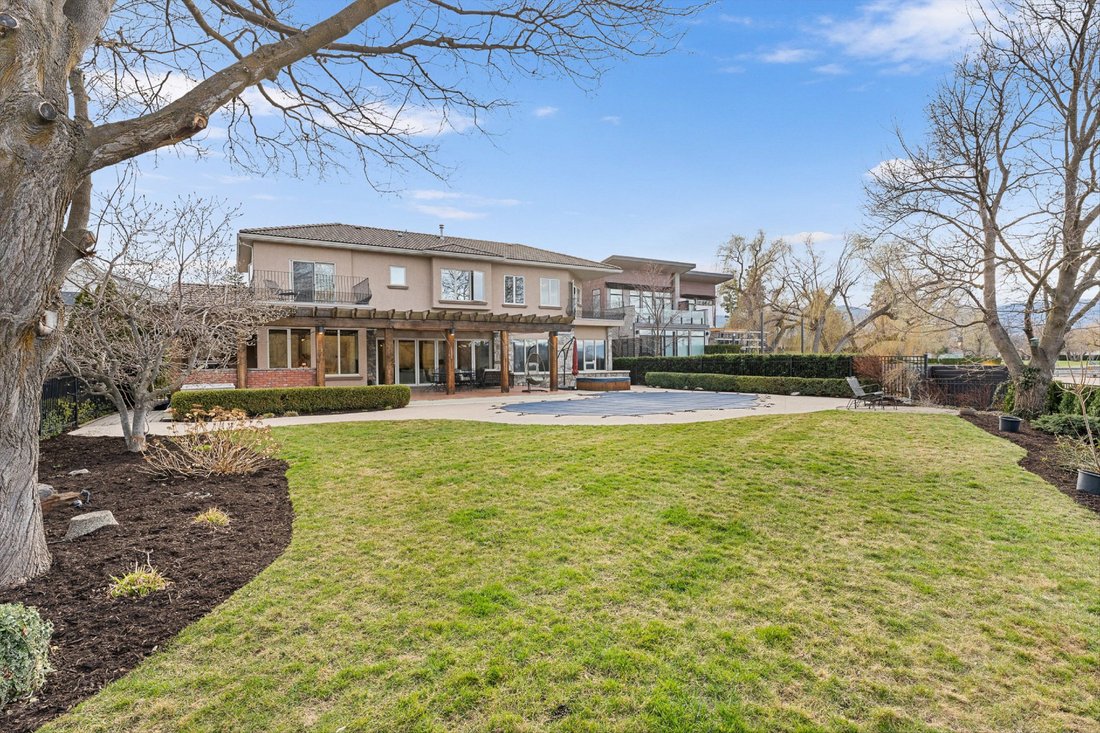 House in Kelowna, British Columbia, Canada 2 - 17840813