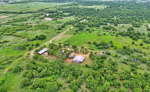 House in Henrietta, Texas, United States 1