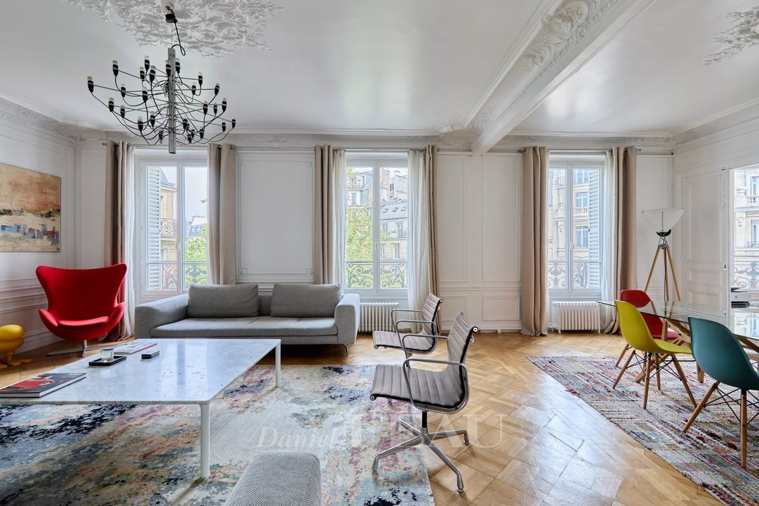Apartment in Saint Philippe du Roule, Paris 8e Arrondissement, Paris 3 - 17838194