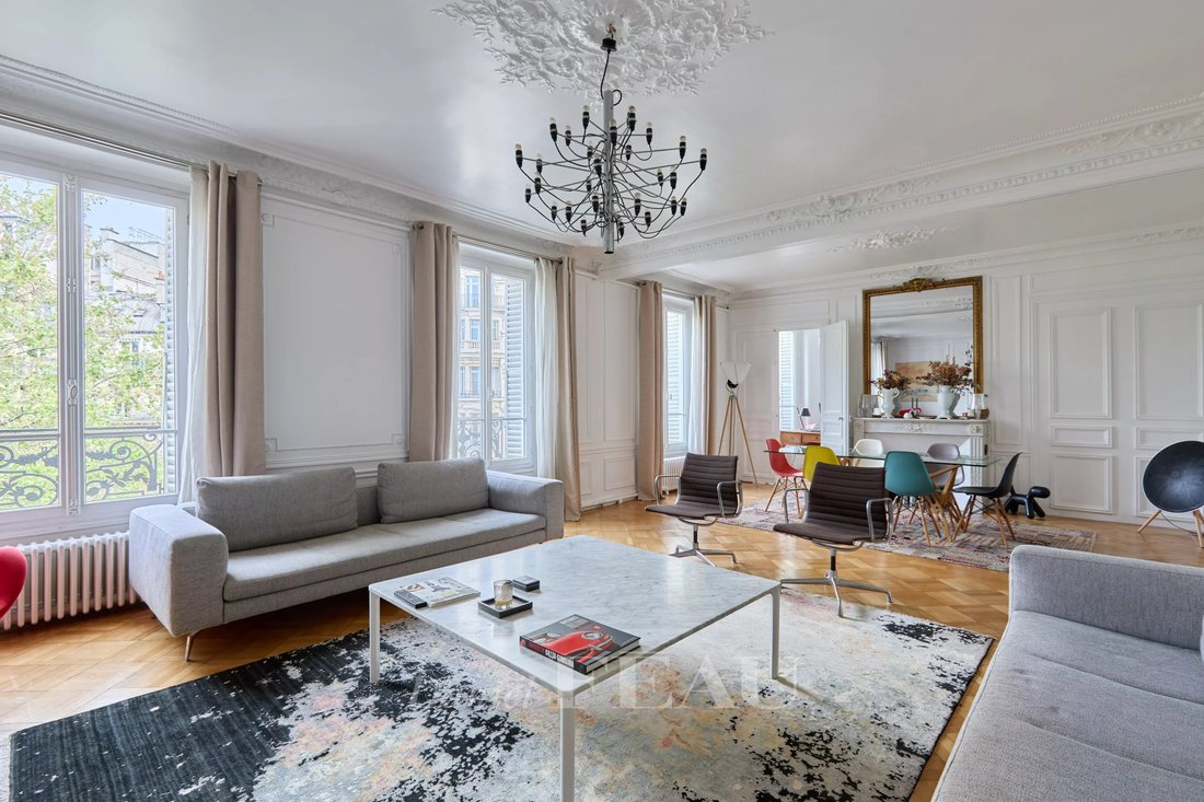 Apartment in Saint Philippe du Roule, Paris 8e Arrondissement, Paris 2 - 17838194