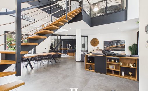 Casa a Est, Ecouen, Francia 1