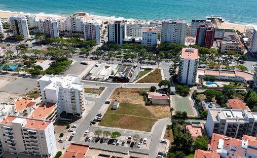 Terreno en Quarteira, Algarve, Portugal 1