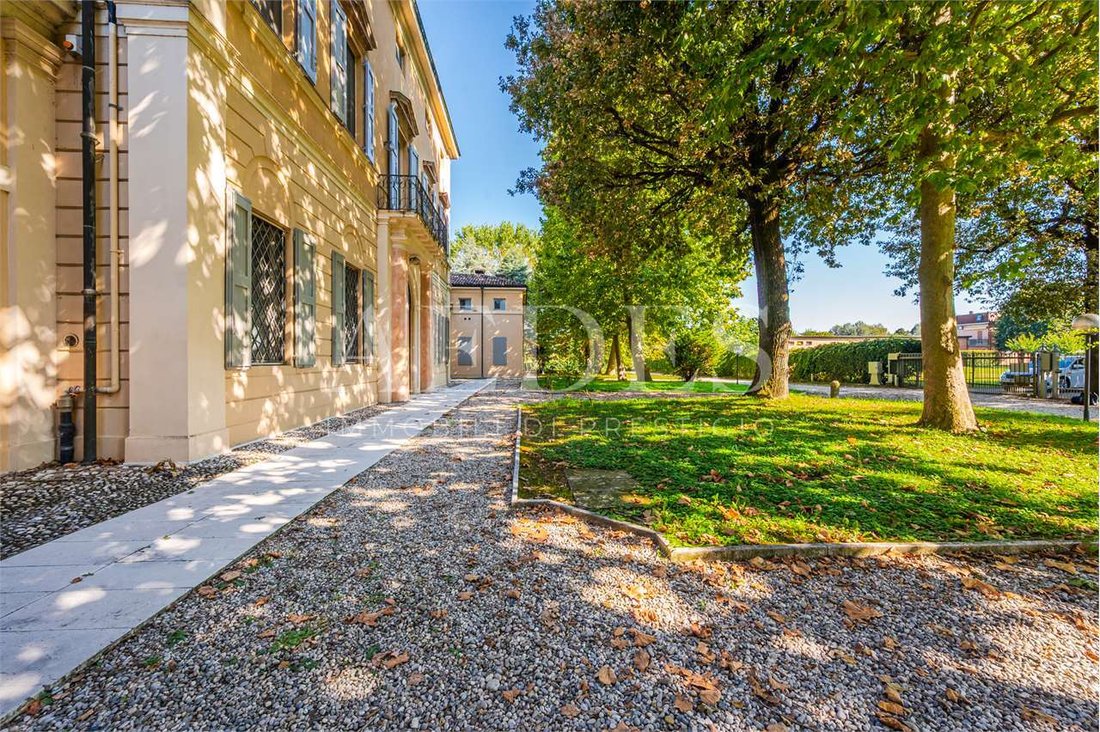 Apartment in Historic Center, Modena, Emilia-Romagna 2 - 17839207