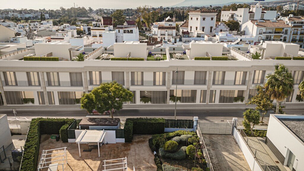 Townhouse in San Pedro de Alcantara, Andalusia, Spain 3 - 17839750