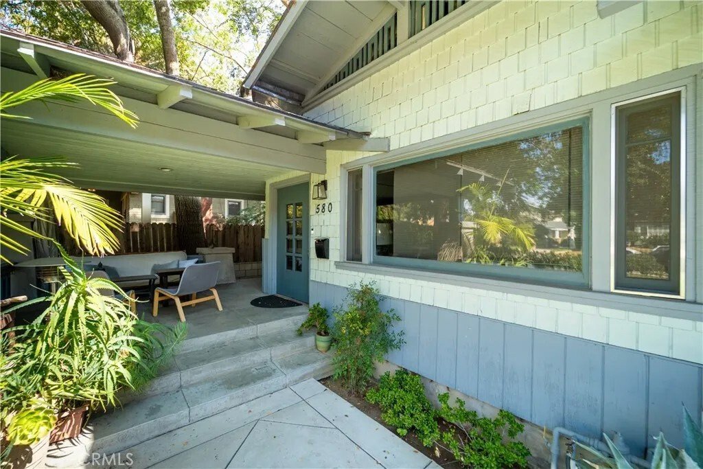 Altadena, California, United States 2 - 17839155