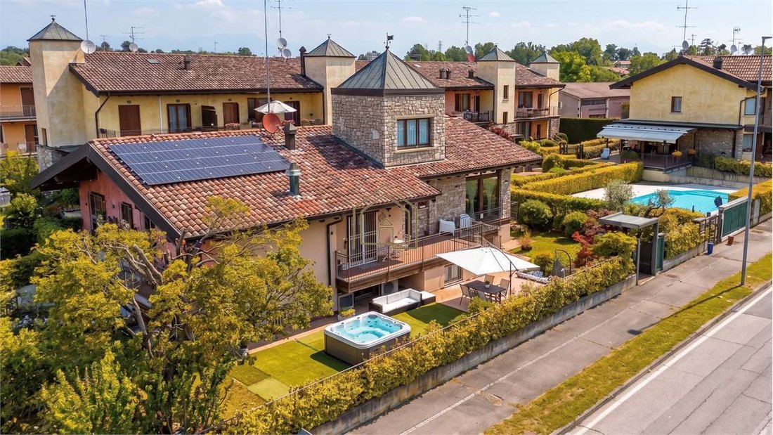 Villa in Entroterra, Desenzano del Garda, Lombardy 1 - 17839197