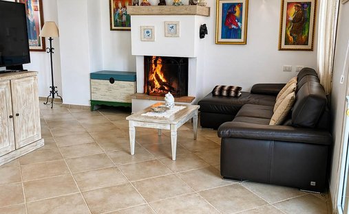 Villa in Peripheral Fractions, Olbia, Sardinia 1