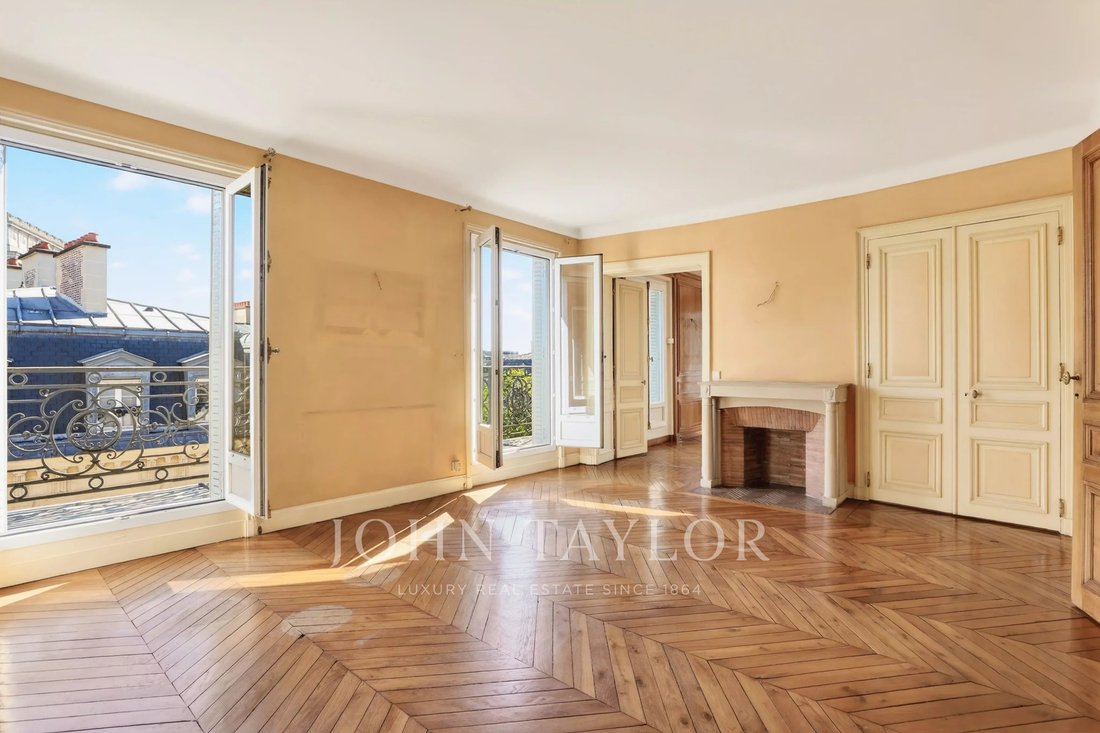 Apartment in Triangle d'Or, Paris 8e Arrondissement, Paris 5 - 17839966