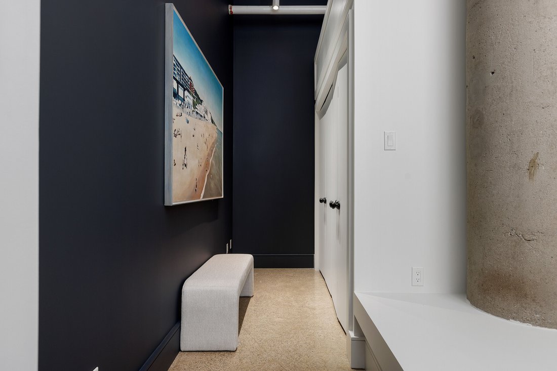 Condo in Toronto, Ontario, Canada 4 - 17841056