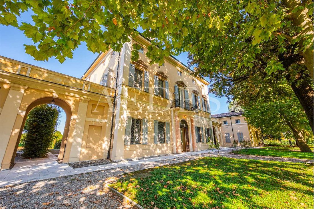 Apartment in Historic Center, Modena, Emilia-Romagna 3 - 17839207