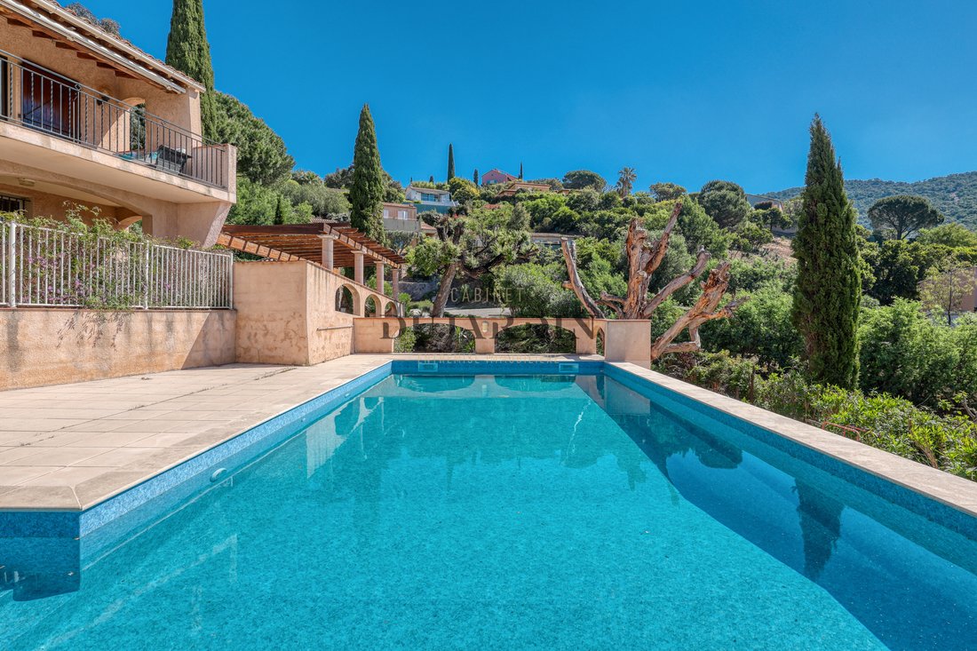 Castle in Le Lavandou, Provence-Alpes-Côte d'Azur, France 5 - 17839637