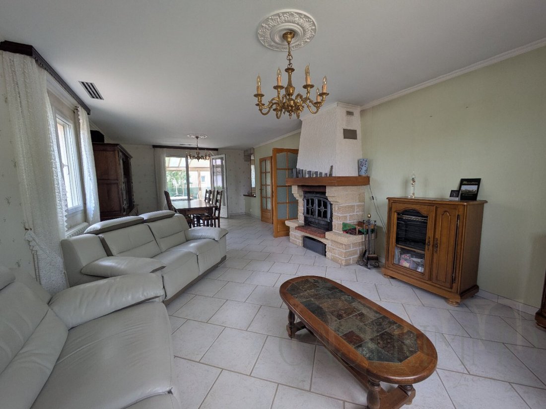 Villa in Arrondissement of Montpellier, Occitania, France 5 - 17839464
