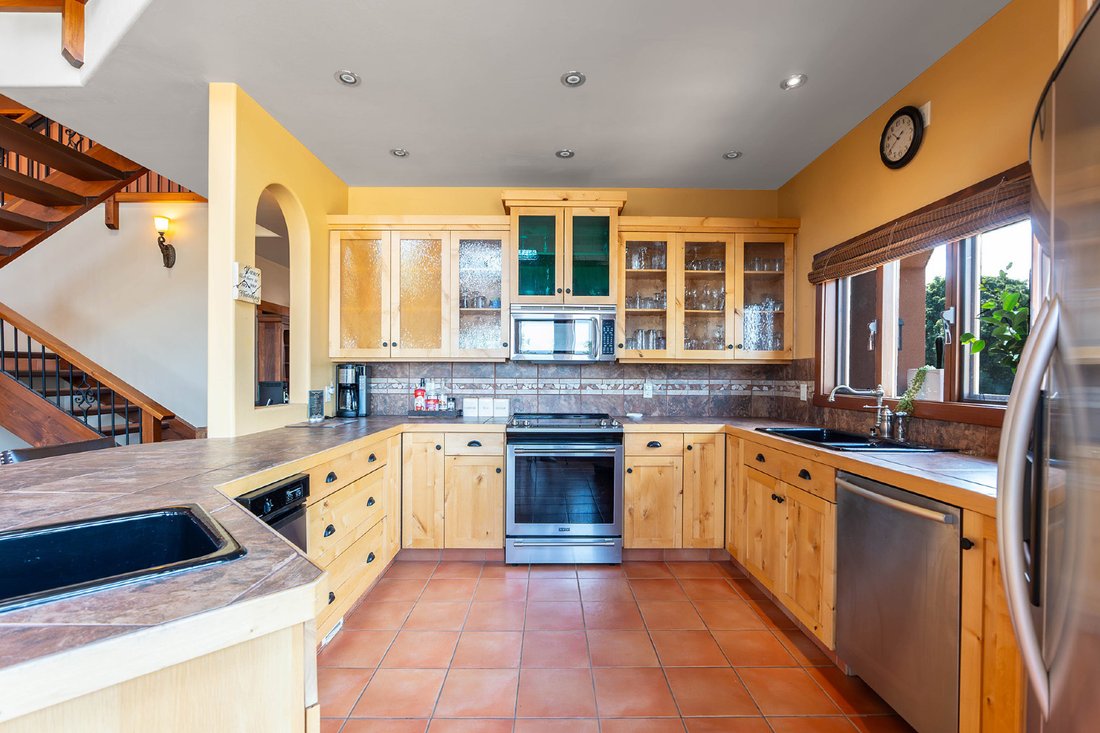 House in Penticton, British Columbia, Canada 3 - 17840818
