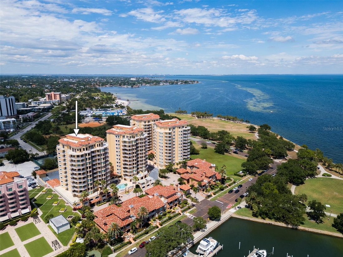 Condo in St. Petersburg, Florida, United States 1 - 17823435