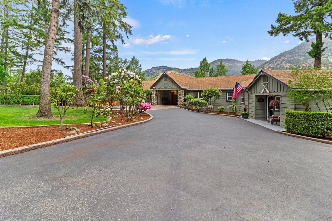 House in Grants Pass, Oregon, United States 4 - 17841560