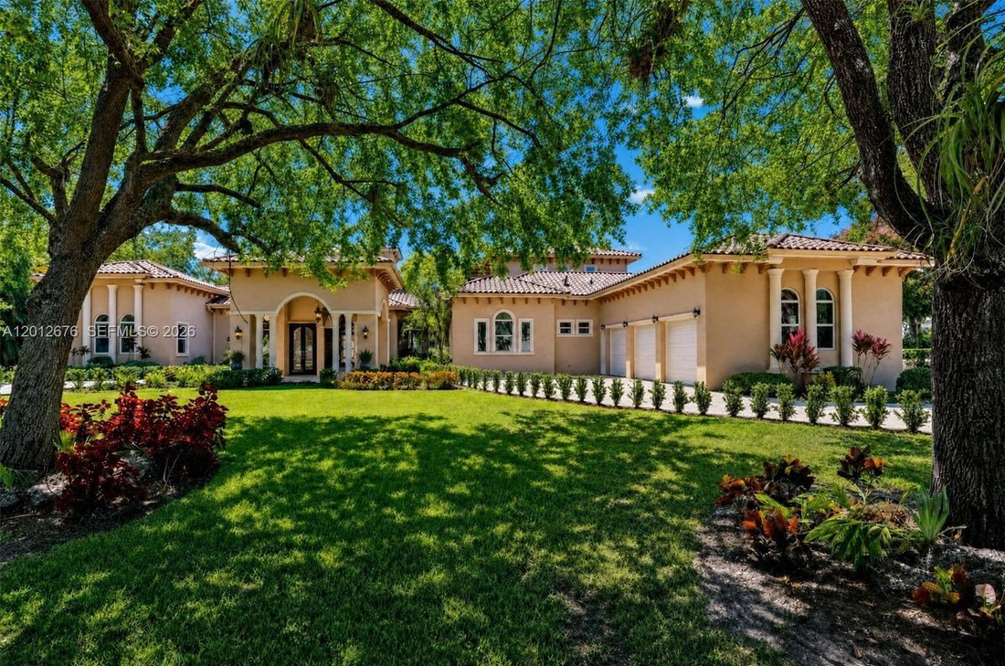 Casa a Coral Gables, Florida, Stati Uniti 2 - 17841494
