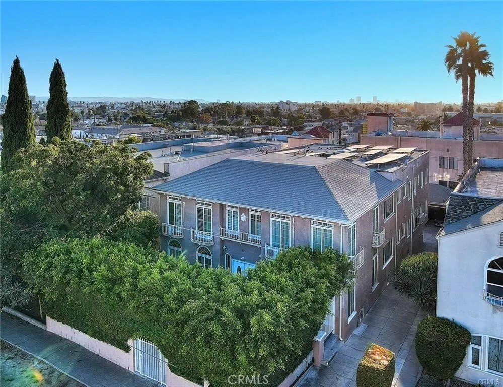Los Angeles, California, United States 2 - 17841397