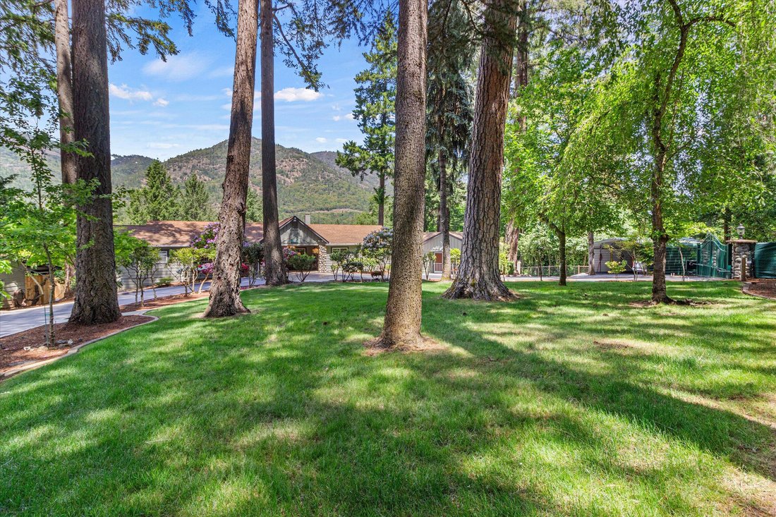 House in Grants Pass, Oregon, United States 3 - 17841560