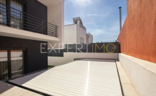 House in Santa Iria de Azoia, Sao Joao da Talha e Bobadela, Lisbon, Portugal 1