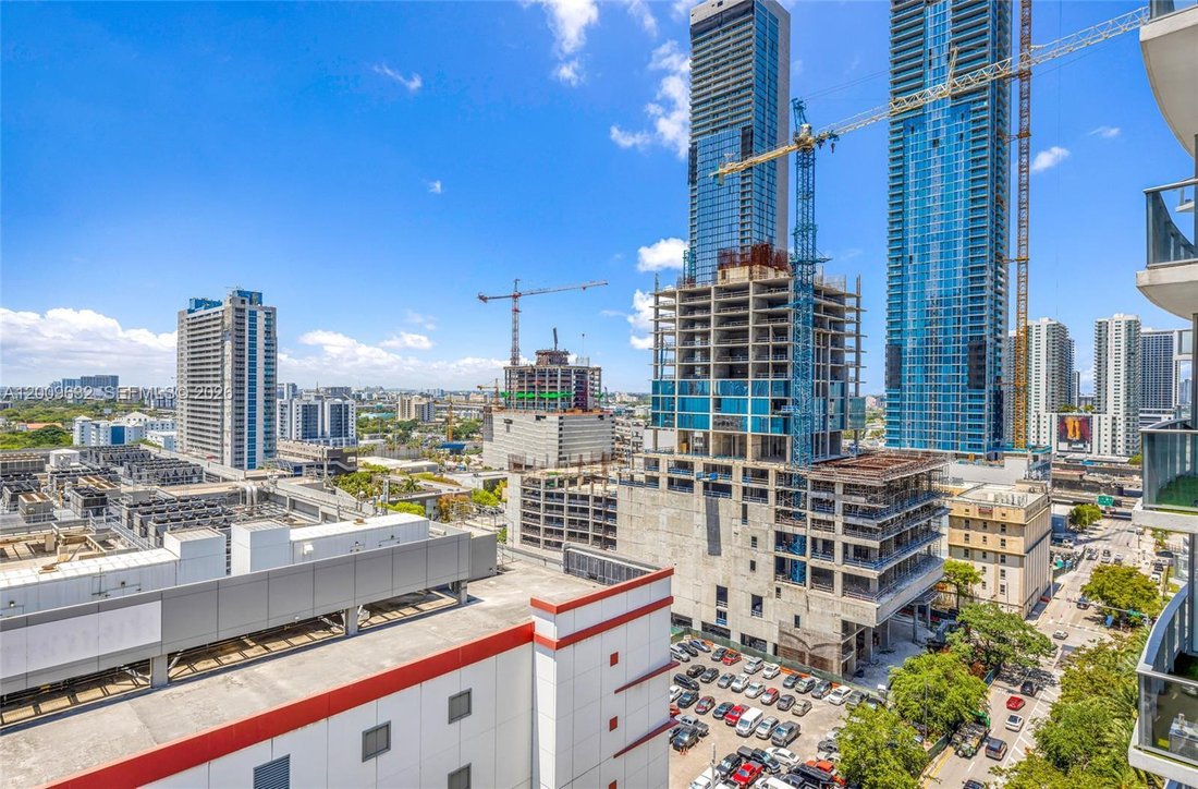 Condo in Miami, Florida, United States 5 - 17841472