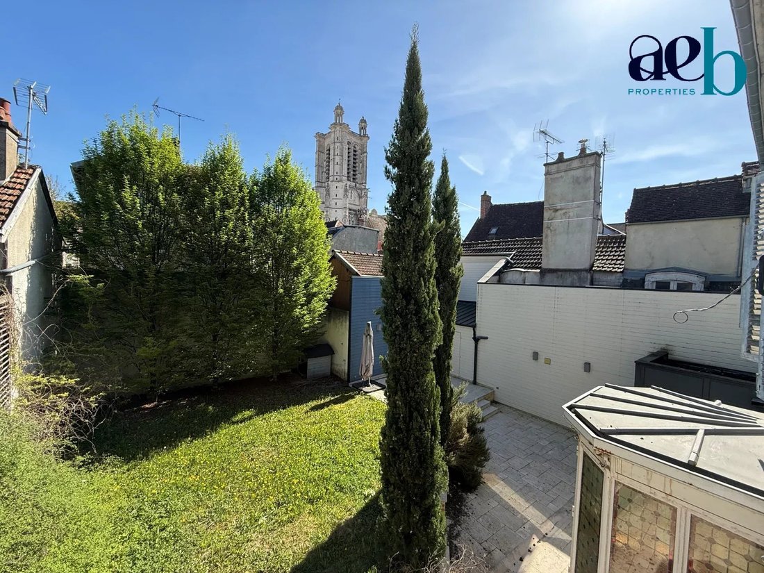 Townhouse in Cathédrale, Troyes, France 2 - 17841302