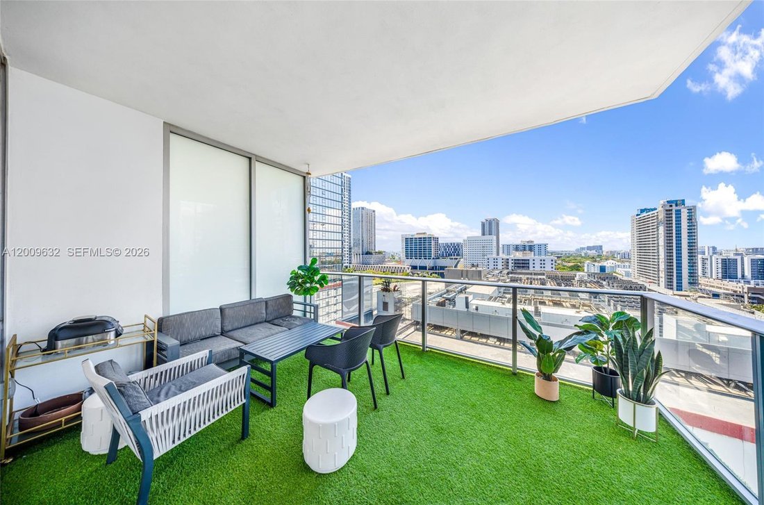 Condo in Miami, Florida, United States 4 - 17841472