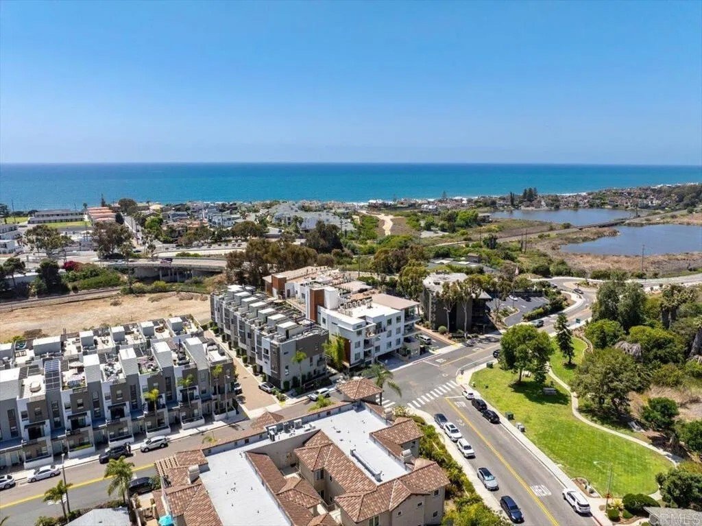 Condo in Carlsbad, California, United States 2 - 17841458