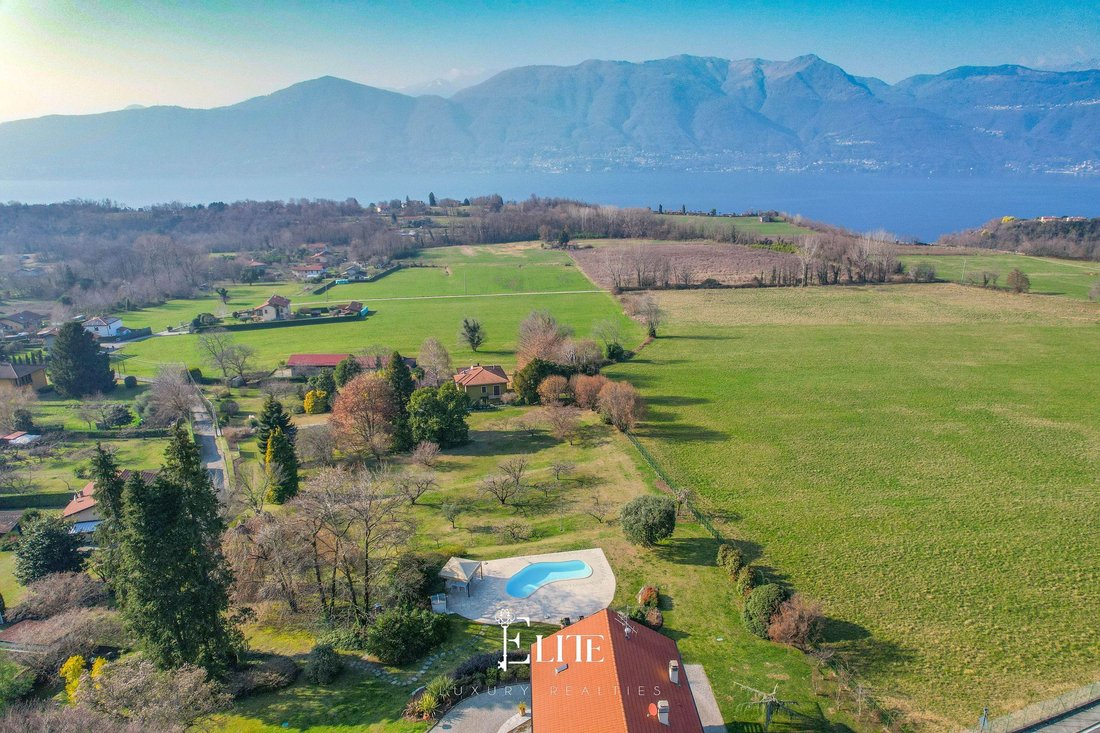 Villa in Porto Valtravaglia, Lombardy, Italy 5 - 17841282