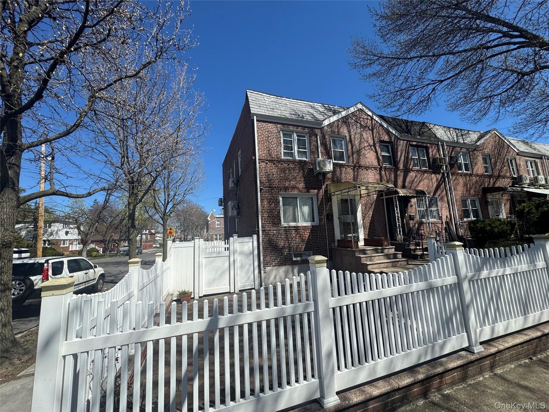 House in New York, New York, United States 1 - 17841340