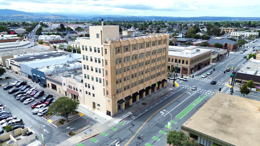 Apartment in Salinas, California, United States 5 - 17841664